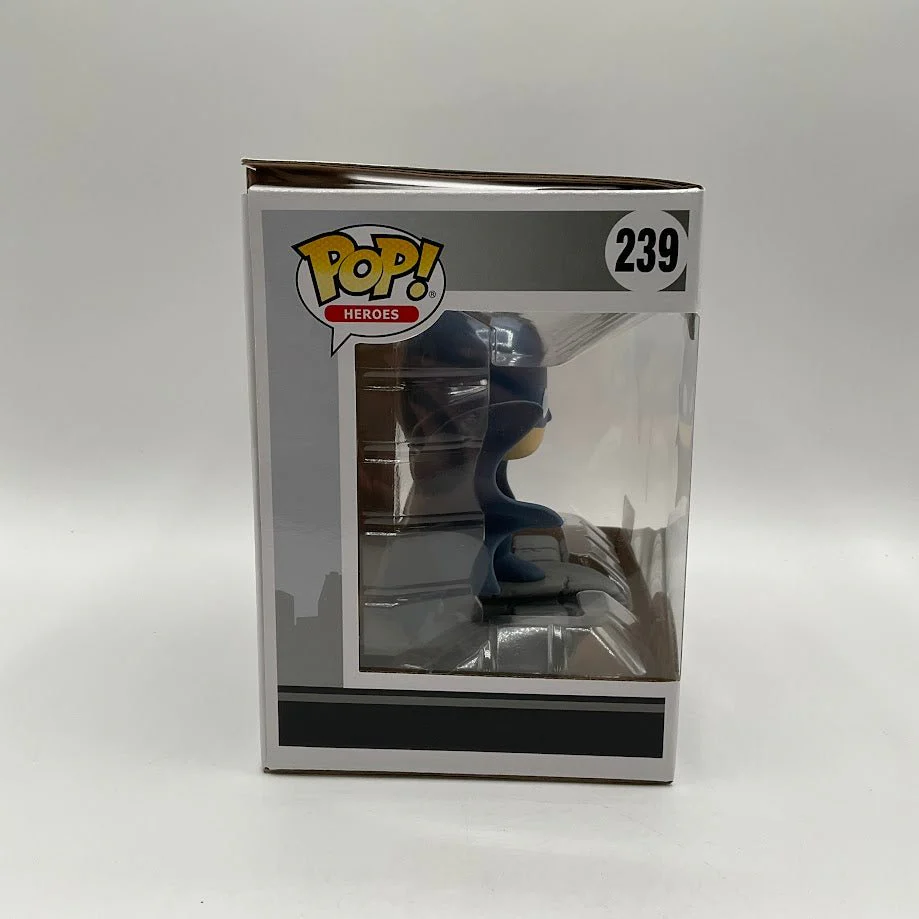 Batman (Hush) Funko Pop! DC Collection by Jim Lee #239 GameStop - Image 4