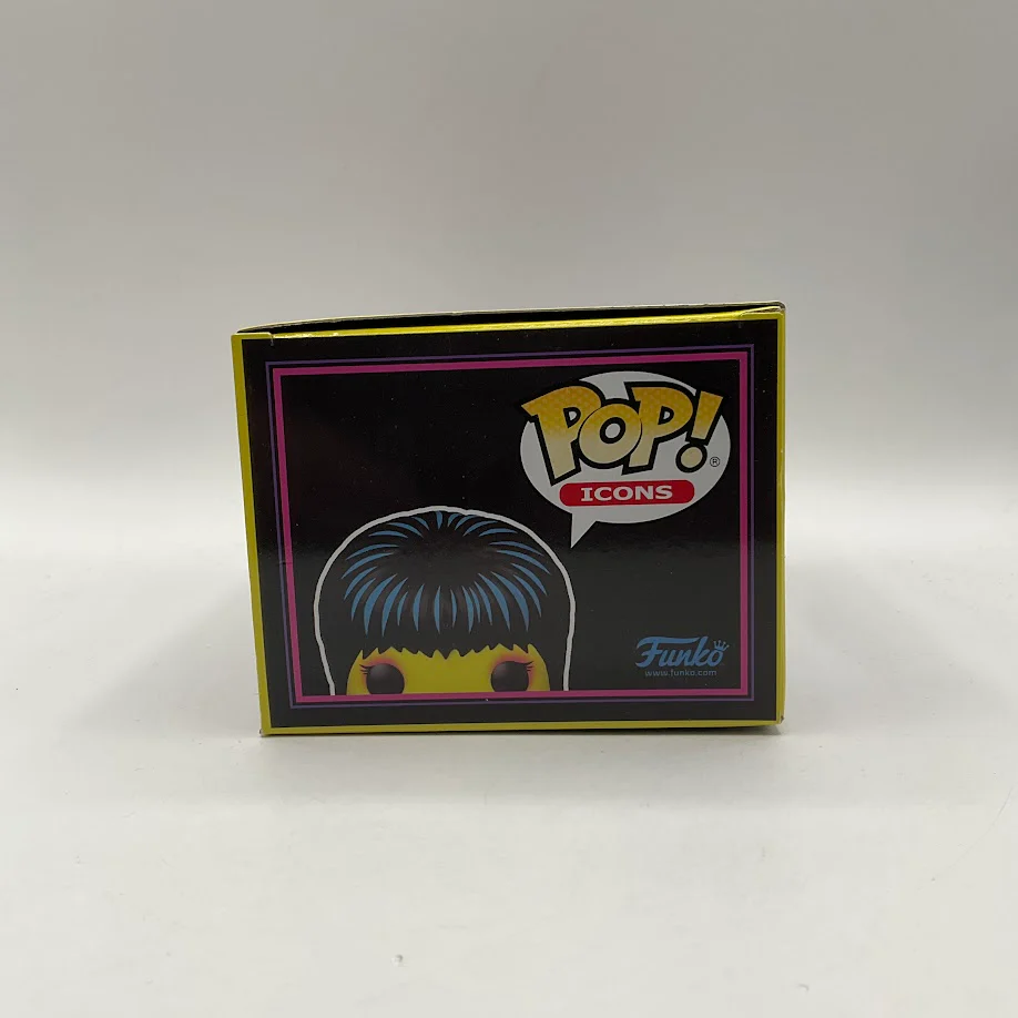 Elvira (Blacklight) Funko Pop! Icons #68 Entertainment Earth Exclusive - Image 6