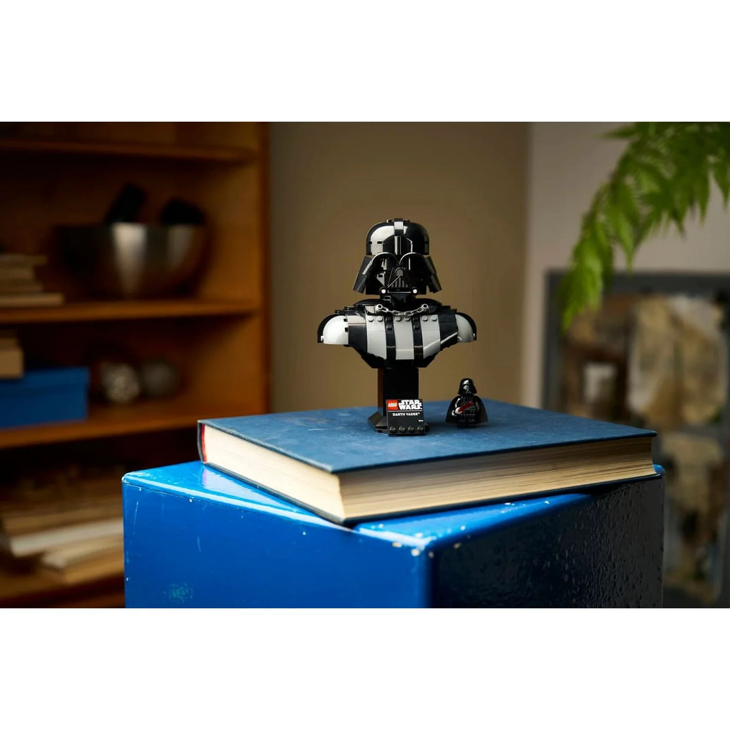 LEGO Darth Vader™ Bust 75439 - Image 13