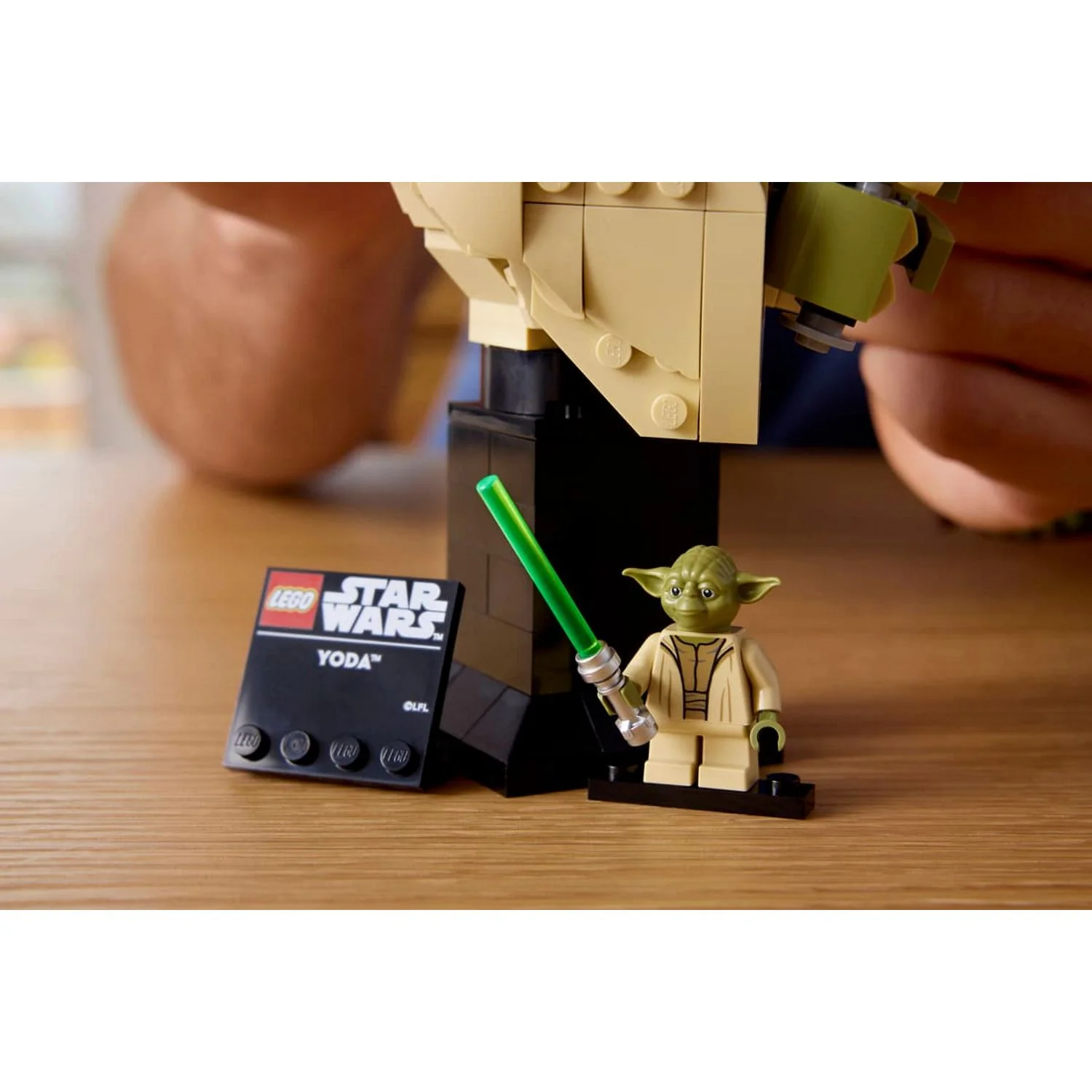 LEGO Yoda™ Bust 75438 - Image 10