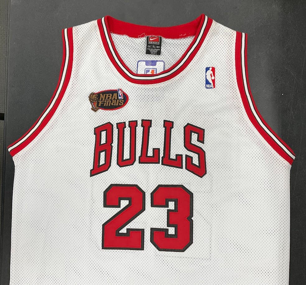 Michael Jordan 2006 Signed Chicago Bulls NBA Finals Jersey with Upper Deck COA - Image 3