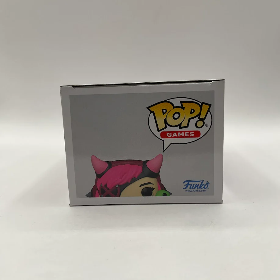 Wattson with Nessie (Cyber Punked) Funko Pop! Apex Legends #883 GameStop - Image 6